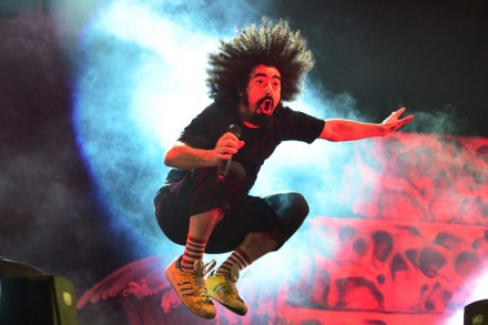 Caparezza compie 45 anni, carriera in pericolo